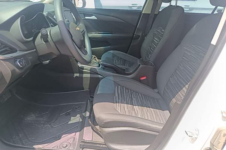 Used Chevrolet Cavalier 2019 320 Automatic Enjoyment with Sunroof Left Front Seat