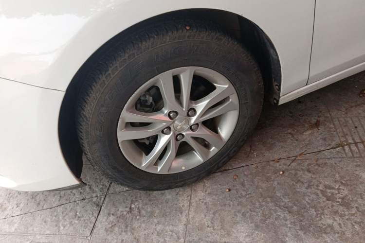 Used Chevrolet Cavalier 2019 320 Automatic Xinyue Edition Left Front Wheel Hub