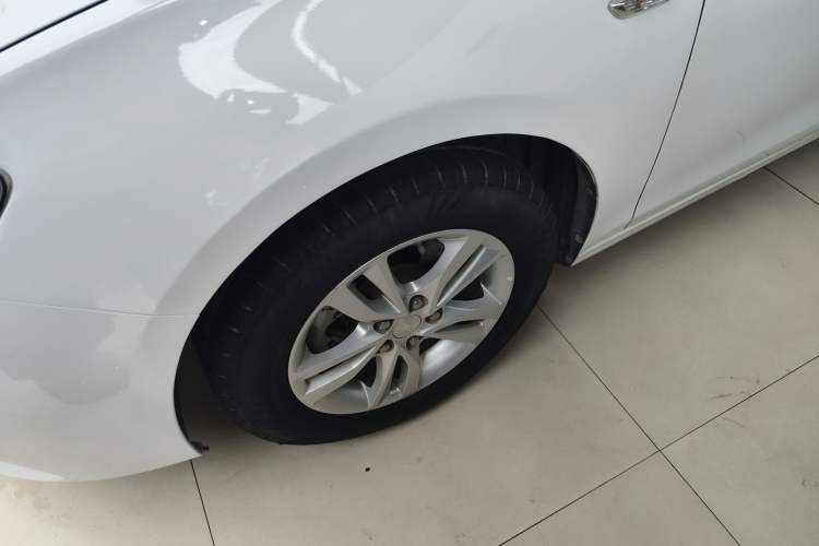 Used Chevrolet Cavalier 2019 320 Automatic Xinyue Edition Left Front Wheel Hub