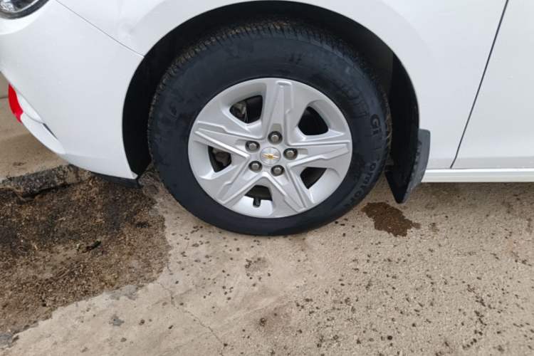 Used Chevrolet Cavalier 2019 320 Automatic Enjoyment with Sunroof Left Front Wheel Hub