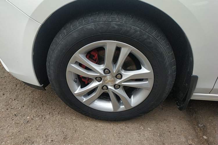 Used Chevrolet Cavalier 2019 320 Automatic Xinyue Edition Left Front Wheel Hub