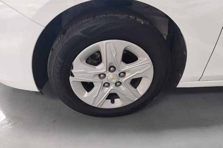 Used Chevrolet Cavalier 2019 320 Automatic Enjoyment with Sunroof Left Front Wheel Hub