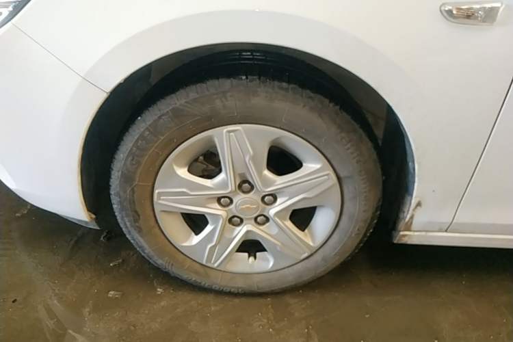 Used Chevrolet Cavalier 2019 320 Automatic Enjoyment with Sunroof Left Front Wheel Hub
