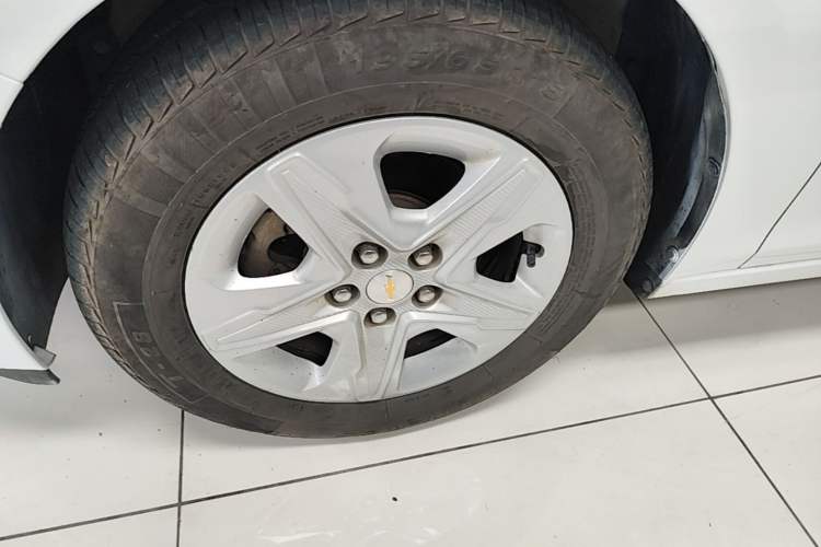 Used Chevrolet Cavalier 2019 320 Automatic Enjoyment with Sunroof Left Front Wheel Hub