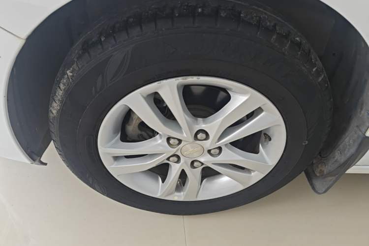 Used Chevrolet Cavalier 2019 320 Automatic Xinyue Edition Left Front Wheel Hub