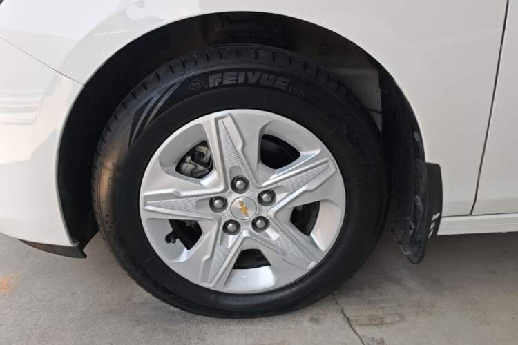 Used Chevrolet Cavalier 2019 320 Automatic Enjoyment with Sunroof Left Front Wheel Hub