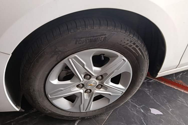 Used Chevrolet Cavalier 2019 320 Automatic Enjoyment with Sunroof Left Front Wheel Hub