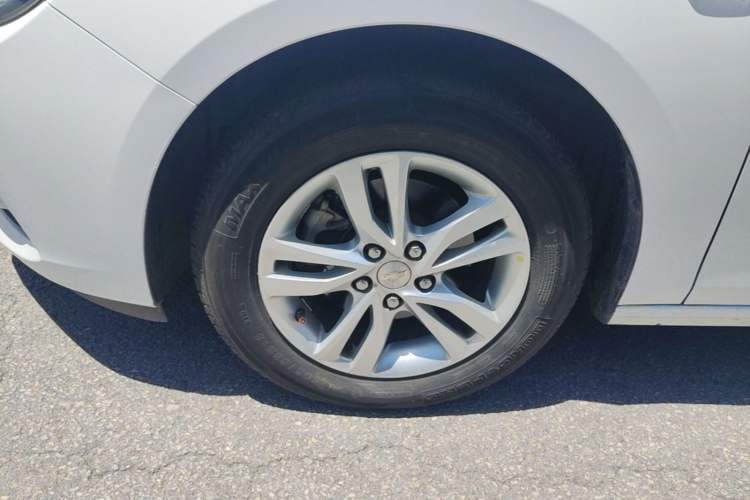 Used Chevrolet Cavalier 2019 320 Automatic Xinyue Edition Left Front Wheel Hub