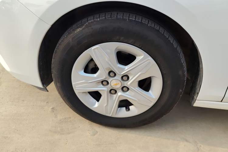 Used Chevrolet Cavalier 2019 320 Automatic Enjoyment with Sunroof Left Front Wheel Hub