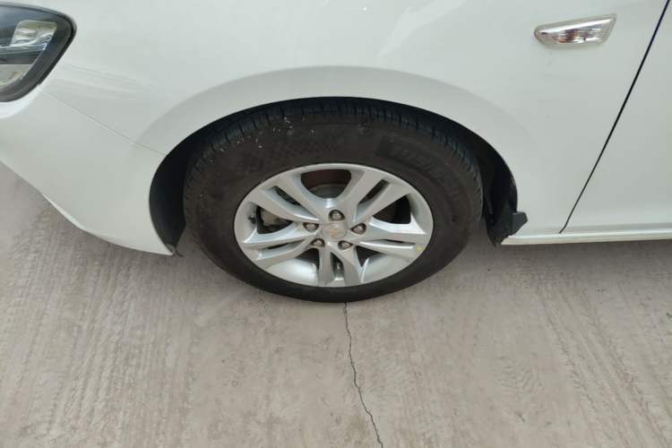 Used Chevrolet Cavalier 2019 320 Automatic Xinyue Edition Left Front Wheel Hub