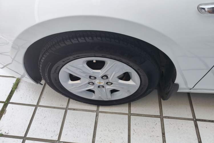 Used Chevrolet Cavalier 2019 320 Automatic Enjoyment with Sunroof Left Front Wheel Hub