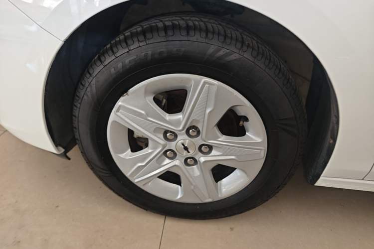 Used Chevrolet Cavalier 2019 320 Automatic Enjoyment with Sunroof Left Front Wheel Hub