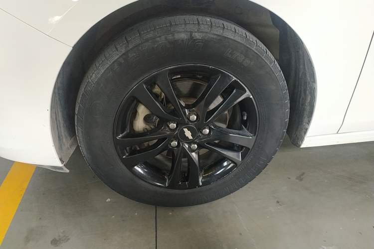 Used Chevrolet Cavalier 2019 320 Automatic Enjoyment with Sunroof Left Front Wheel Hub