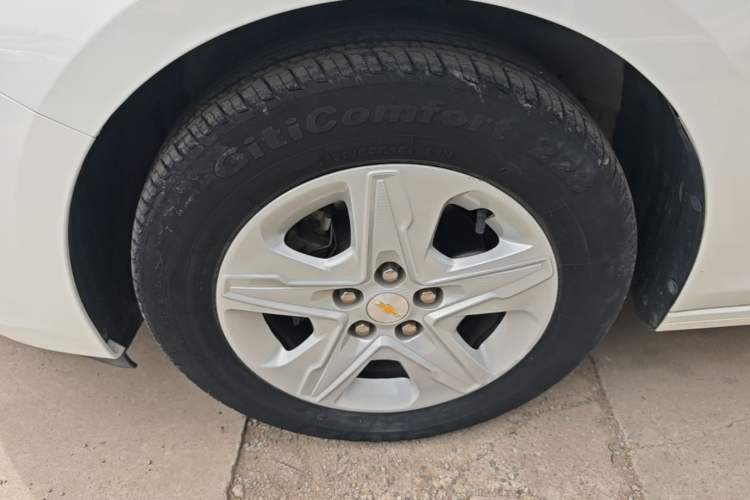 Used Chevrolet Cavalier 2019 320 Automatic Enjoyment with Sunroof Left Front Wheel Hub