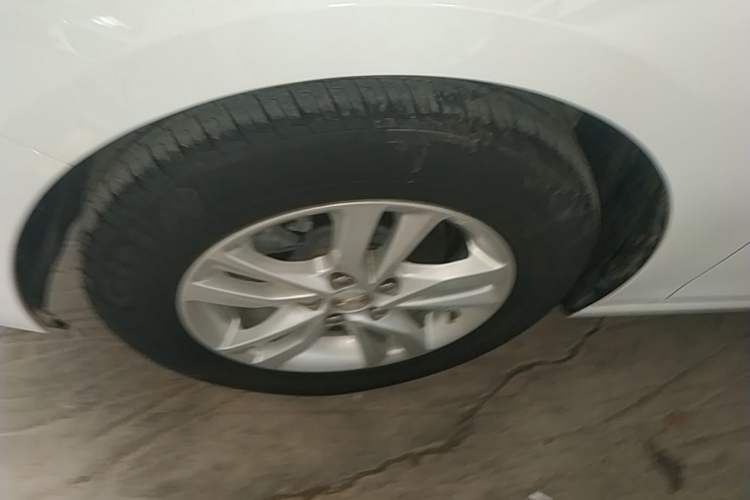 Used Chevrolet Cavalier 2019 320 Automatic Xinyue Edition Left Front Wheel Hub