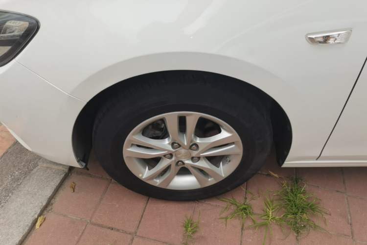 Used Chevrolet Cavalier 2019 320 Automatic Xinyue Edition Left Front Wheel Hub