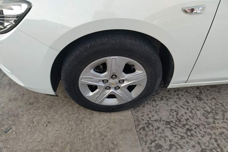 Used Chevrolet Cavalier 2019 320 Automatic Enjoyment with Sunroof Left Front Wheel Hub