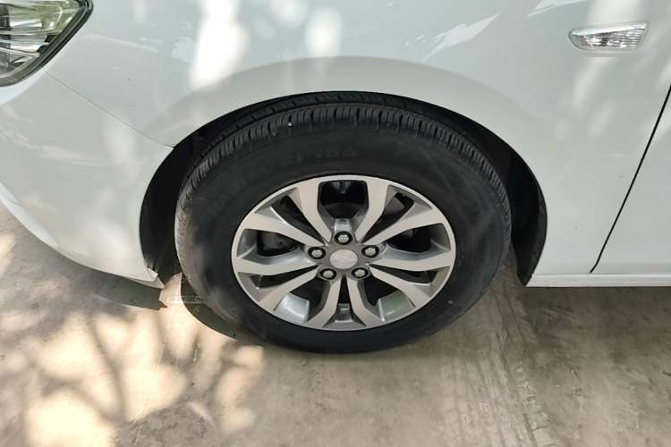 Used Chevrolet Cavalier 2019 320 Automatic Enjoyment with Sunroof Left Front Wheel Hub