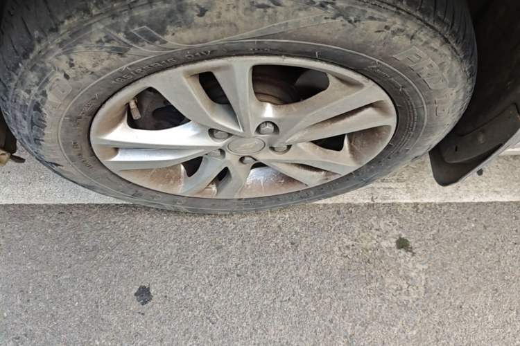 Used Chevrolet Cavalier 2019 320 Automatic Xinyue Edition Left Front Wheel Hub