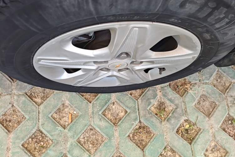 Used Chevrolet Cavalier 2019 320 Automatic Enjoyment with Sunroof Left Front Wheel Hub