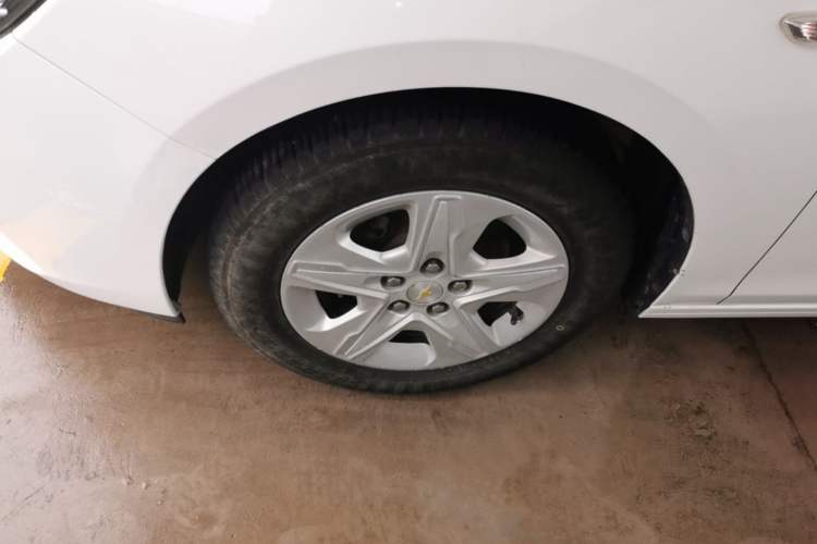 Used Chevrolet Cavalier 2019 320 Automatic Enjoyment with Sunroof Left Front Wheel Hub