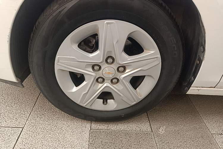 Used Chevrolet Cavalier 2019 320 Automatic Enjoyment with Sunroof Left Front Wheel Hub