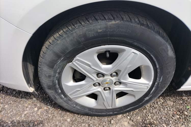 Used Chevrolet Cavalier 2019 320 Automatic Enjoyment with Sunroof Left Front Wheel Hub