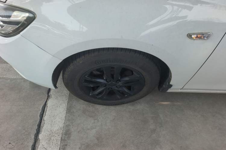 Used Chevrolet Cavalier 2019 320 Automatic Xinyue Edition Left Front Wheel Hub