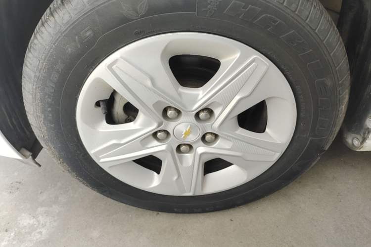 Used Chevrolet Cavalier 2019 320 Automatic Enjoyment with Sunroof Left Front Wheel Hub