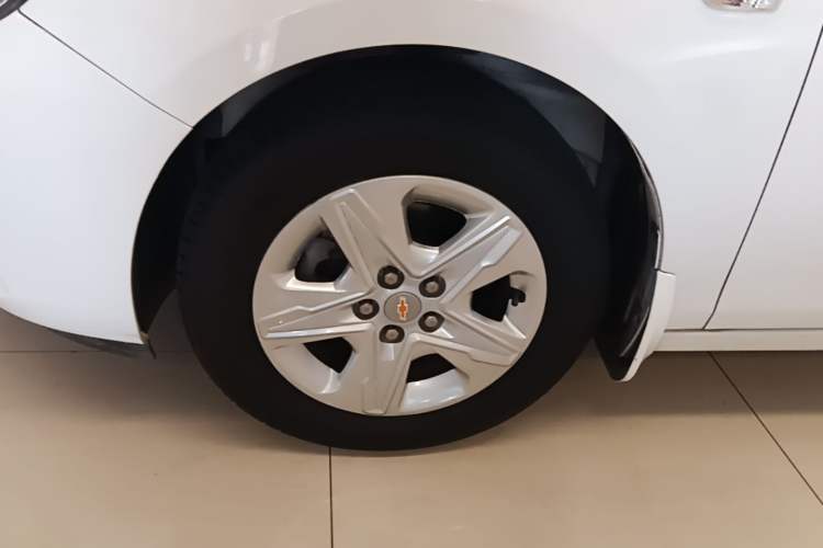 Used Chevrolet Cavalier 2019 320 Automatic Enjoyment with Sunroof Left Front Wheel Hub