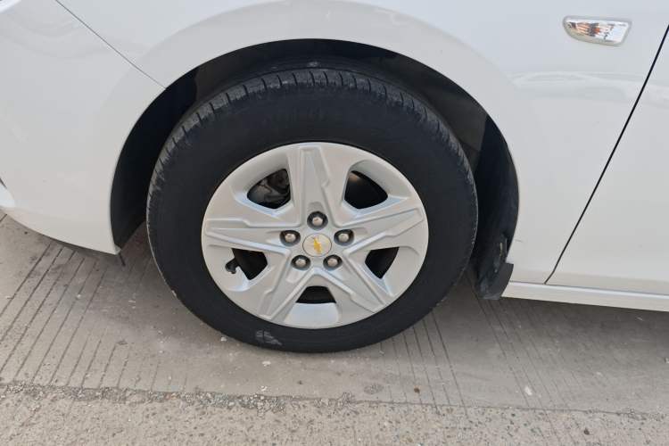 Used Chevrolet Cavalier 2019 320 Automatic Enjoyment with Sunroof Left Front Wheel Hub