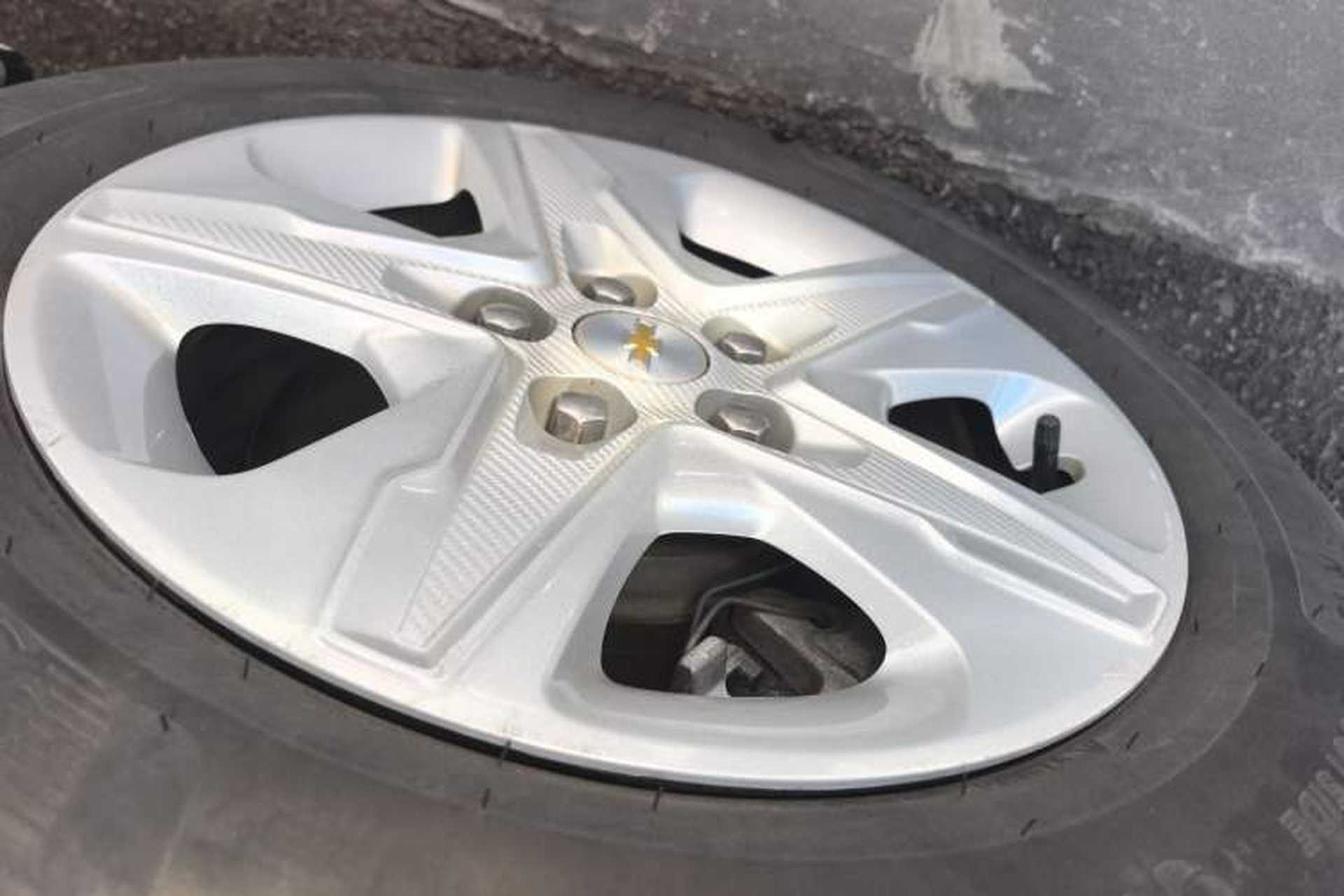 Used Chevrolet Cavalier 2019 320 Automatic Enjoyment with Sunroof Left Front Wheel Hub