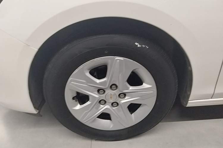 Used Chevrolet Cavalier 2019 320 Automatic Enjoyment with Sunroof Left Front Wheel Hub