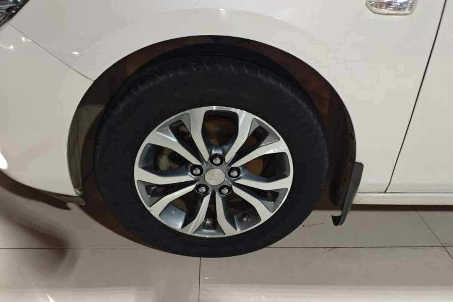 Used Chevrolet Cavalier 2019 320 Automatic Enjoyment with Sunroof Left Front Wheel Hub