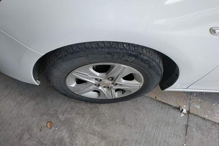 Used Chevrolet Cavalier 2019 320 Automatic Enjoyment with Sunroof Left Front Wheel Hub