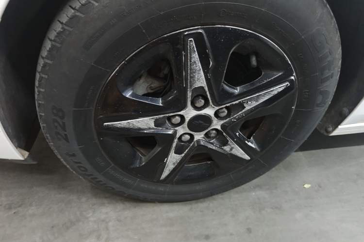 Used Chevrolet Cavalier 2019 320 Manual Enjoyment Edition Left Front Wheel Hub