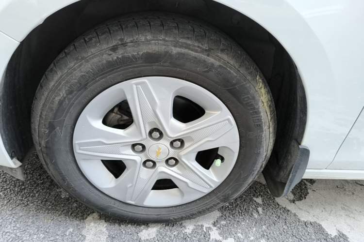 Used Chevrolet Cavalier 2019 320 Automatic Enjoyment with Sunroof Left Front Wheel Hub