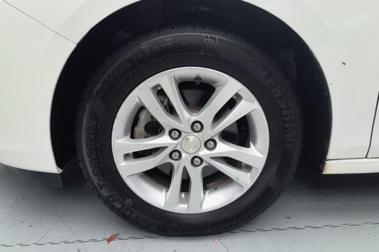 Used Chevrolet Cavalier 2019 320 Automatic Xinyue Edition Left Front Wheel Hub