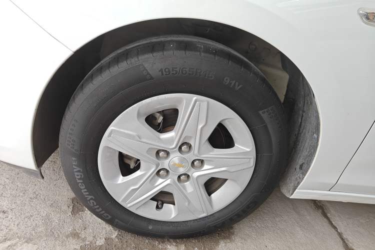 Used Chevrolet Cavalier 2019 320 Automatic Enjoyment with Sunroof Left Front Wheel Hub