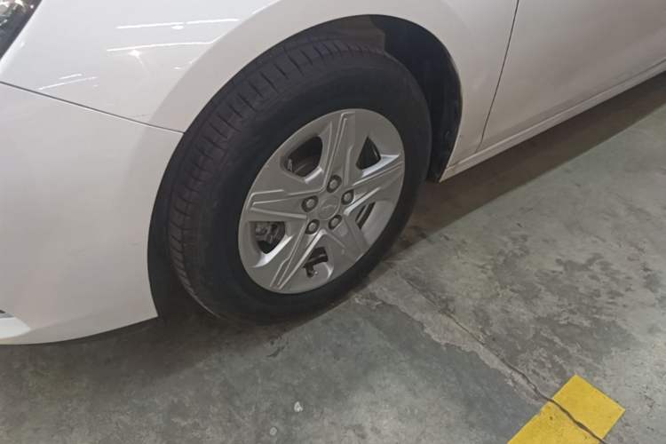 Used Chevrolet Cavalier 2019 320 Automatic Enjoyment with Sunroof Left Front Wheel Hub