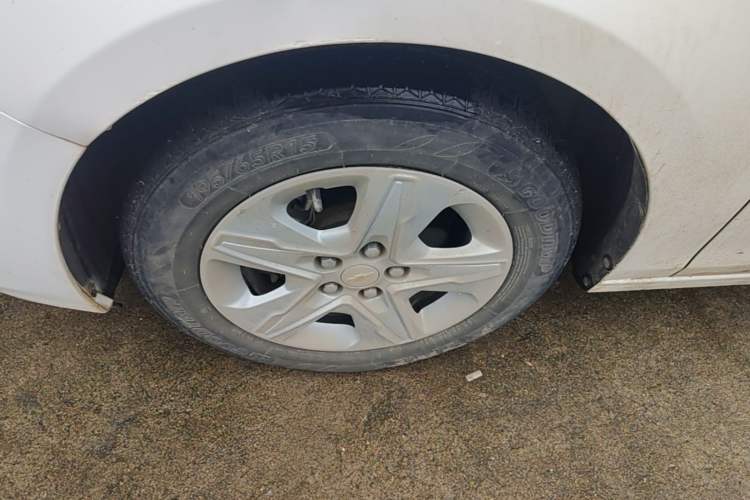 Used Chevrolet Cavalier 2019 320 Automatic Enjoyment with Sunroof Left Front Wheel Hub