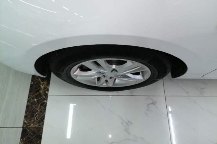 Used Chevrolet Cavalier 2019 320 Automatic Xinyue Edition Left Front Wheel Hub
