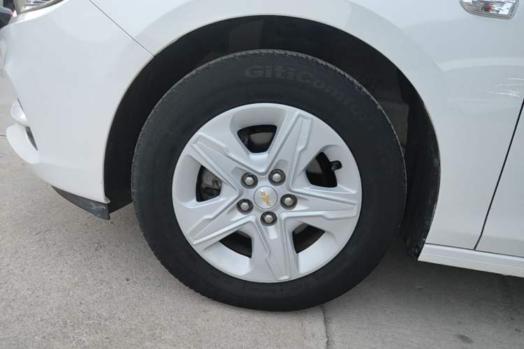 Used Chevrolet Cavalier 2019 320 Automatic Enjoyment with Sunroof Left Front Wheel Hub