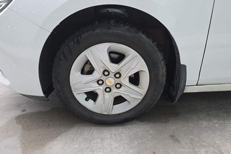 Used Chevrolet Cavalier 2019 320 Automatic Enjoyment with Sunroof Left Front Wheel Hub