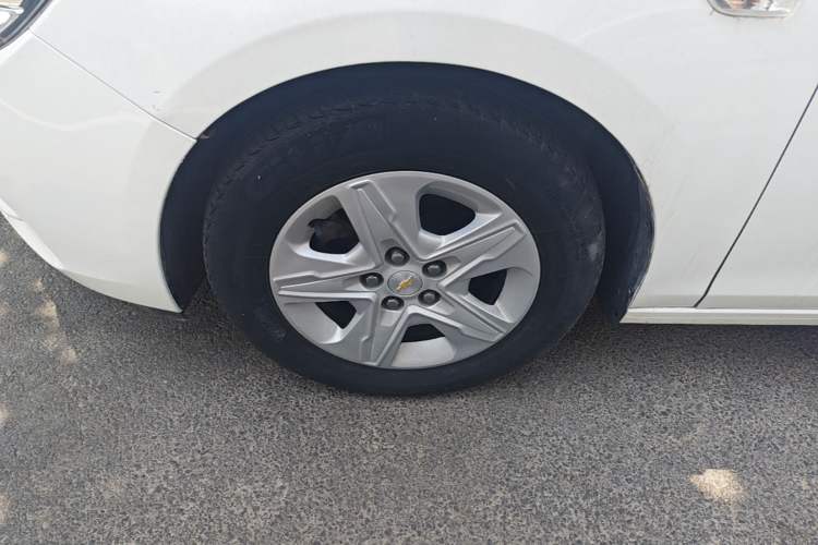 Used Chevrolet Cavalier 2019 320 Automatic Enjoyment with Sunroof Left Front Wheel Hub