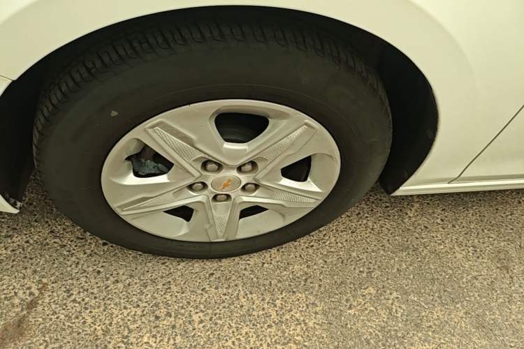 Used Chevrolet Cavalier 2019 320 Automatic Enjoyment with Sunroof Left Front Wheel Hub