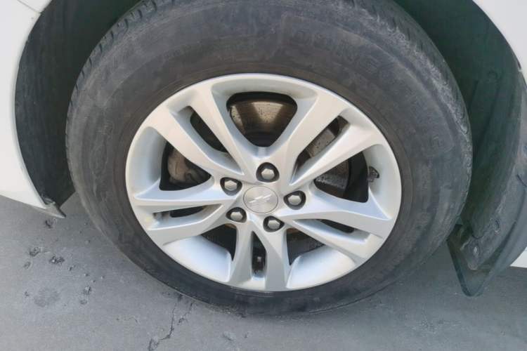 Used Chevrolet Cavalier 2019 320 Automatic Xinyue Edition Left Front Wheel Hub