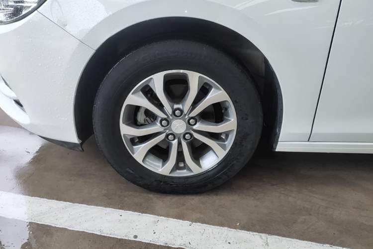 Used Chevrolet Cavalier 2019 320 Automatic Enjoyment with Sunroof Left Front Wheel Hub