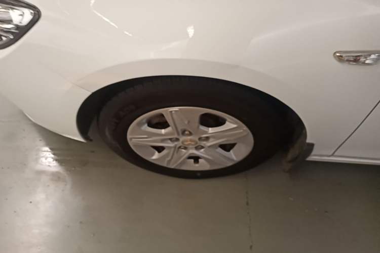 Used Chevrolet Cavalier 2019 320 Automatic Enjoyment with Sunroof Left Front Wheel Hub
