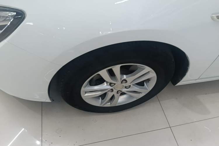 Used Chevrolet Cavalier 2019 320 Automatic Xinyue Edition Left Front Wheel Hub